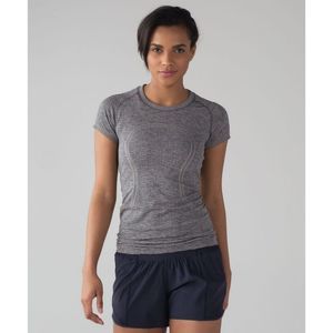 LULULEMON 8 Swiftly Tech Short Sleeve Crew Grey